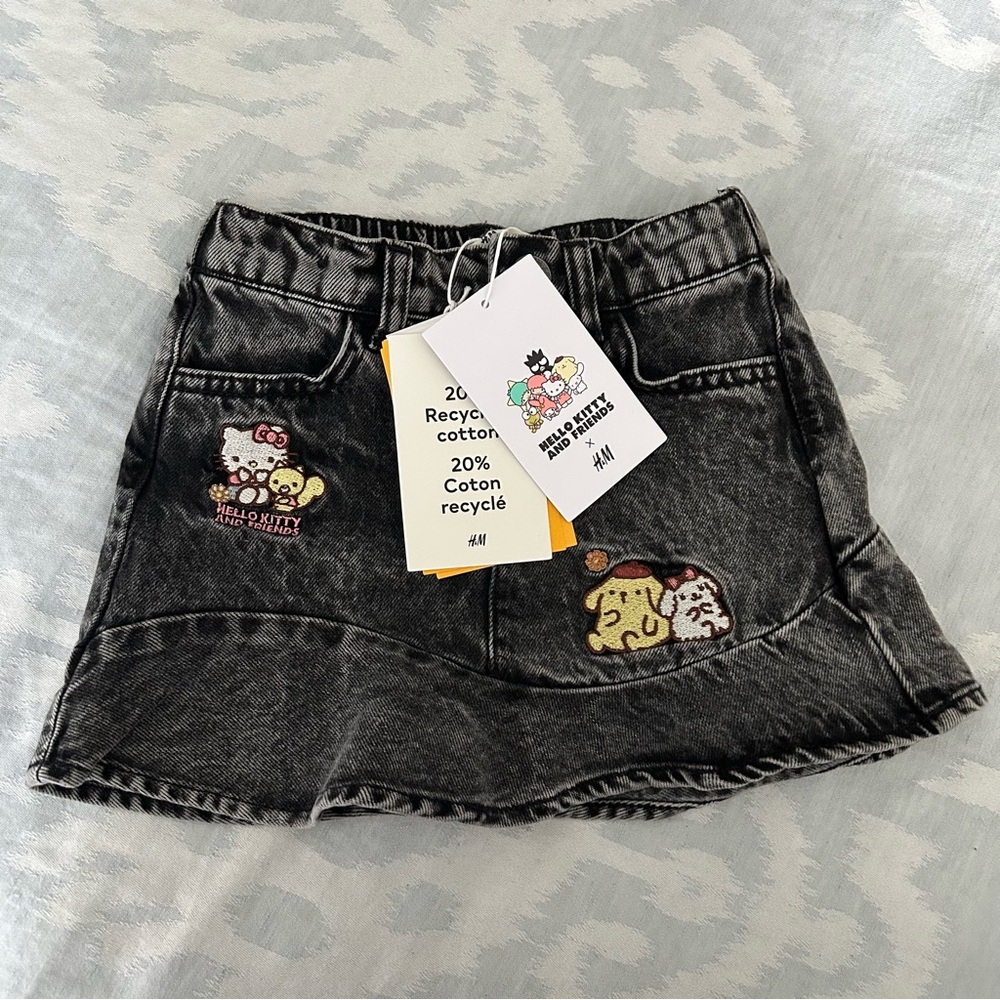 H&M X Hello Kitty toddler Black Denim Skirt with Hello Kitty Design size 2T NWT!